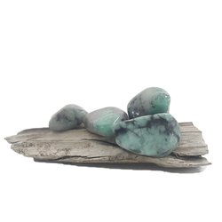 Emerald Tumbled Stones 25g (2-3 Stones)