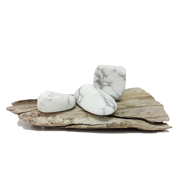 Howlite White Tumbled Stones 25g (3-4 Stones) - Click Image to Close